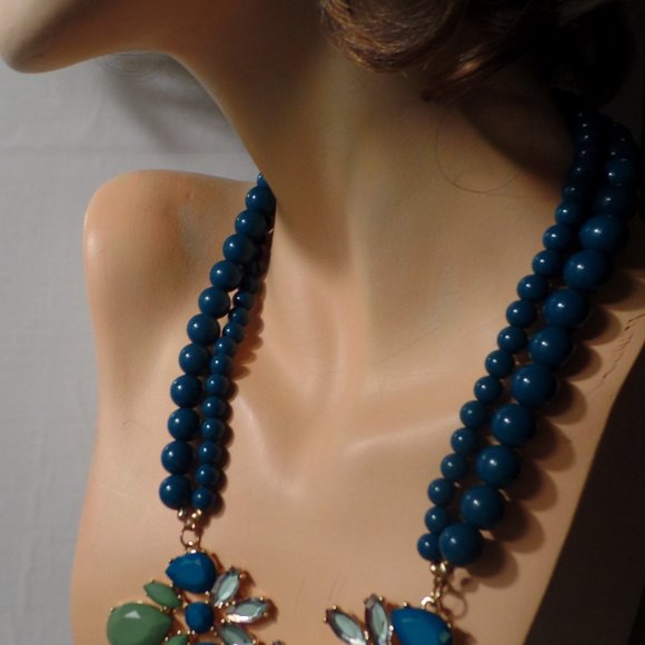 Multi Strand/Color Bib Necklace Adj 20" - Picture 5 of 8